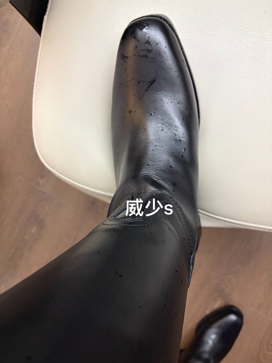 Dom5418's tweet photo. 图一上液体是你爹的圣水 图二上的是贱狗的口水猜猜图三图四上的液体是什么 https://t.co/hJPSaHRDAZ