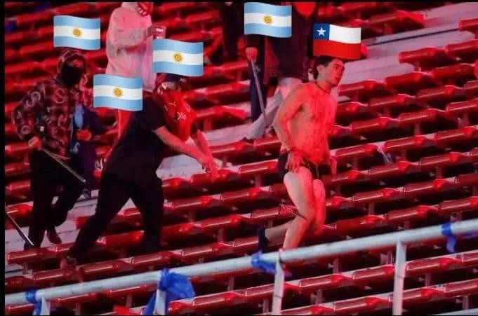 LucasFabin3's tweet photo. @Seba_bozzolo la última vez q un chileno opino de más  aprendieron a volar 😂😂 https://t.co/65eA7PrCEf