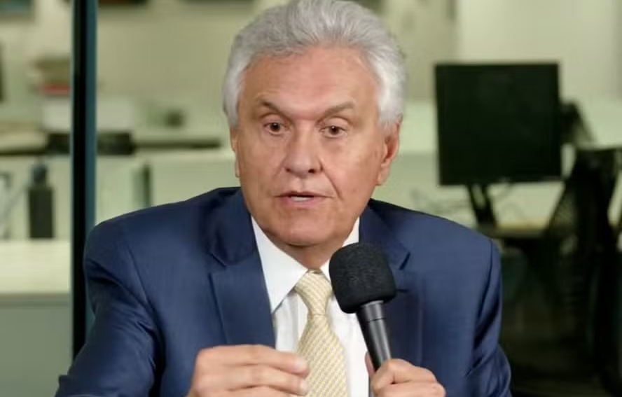 RicardoRoveran's tweet photo. Ou Caiado desiste da candidatura e declara apoio ao Flávio AGORA, ou terminará seus dias como o "otário do PT".

Se ele pensa que está protegido da máquina petista por ter caído na rede do Kassab, esqueça. Será pulverizado.

Marquem o candidato: temos um Brasil para SALVAR. https://t.co/ItbWzuk677