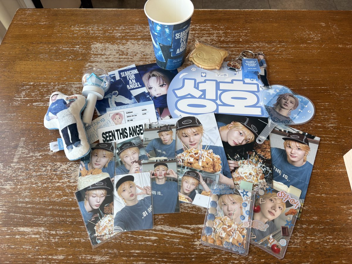 keun9_h0's tweet photo. #떵천사를_찾습니다

 너무 예쁘고 선착특전도 너무 귀여운 우치와🥹 https://t.co/clxR5XsUn2