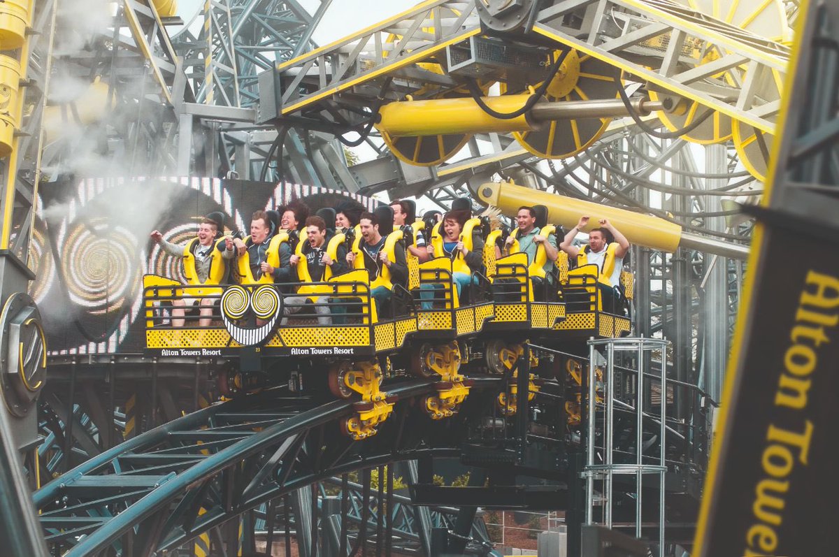 Key_Diva's tweet photo. #VoxPopuLIVE
Vox just mentioned that he was scared of rollercoasters but since he has been in hiatus for a while and that he has been spending time with family he went on ‘The Smiler’ 3 times and he had so much fun 🥹❤️🎢 https://t.co/fgHpdWVXW4