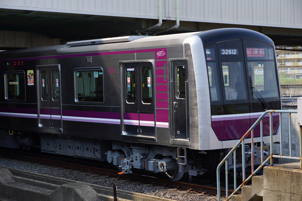 OsakaSubwaycom's tweet photo. 大阪メトロ谷町線 八尾南～富田林方面【延伸データベース】
https://t.co/nzKxrAwcQm

好評の延伸構想DB第３弾は、谷町線南進区間です
八尾南を出て右折後、「八尾富田林線」という新しい道路と並走します