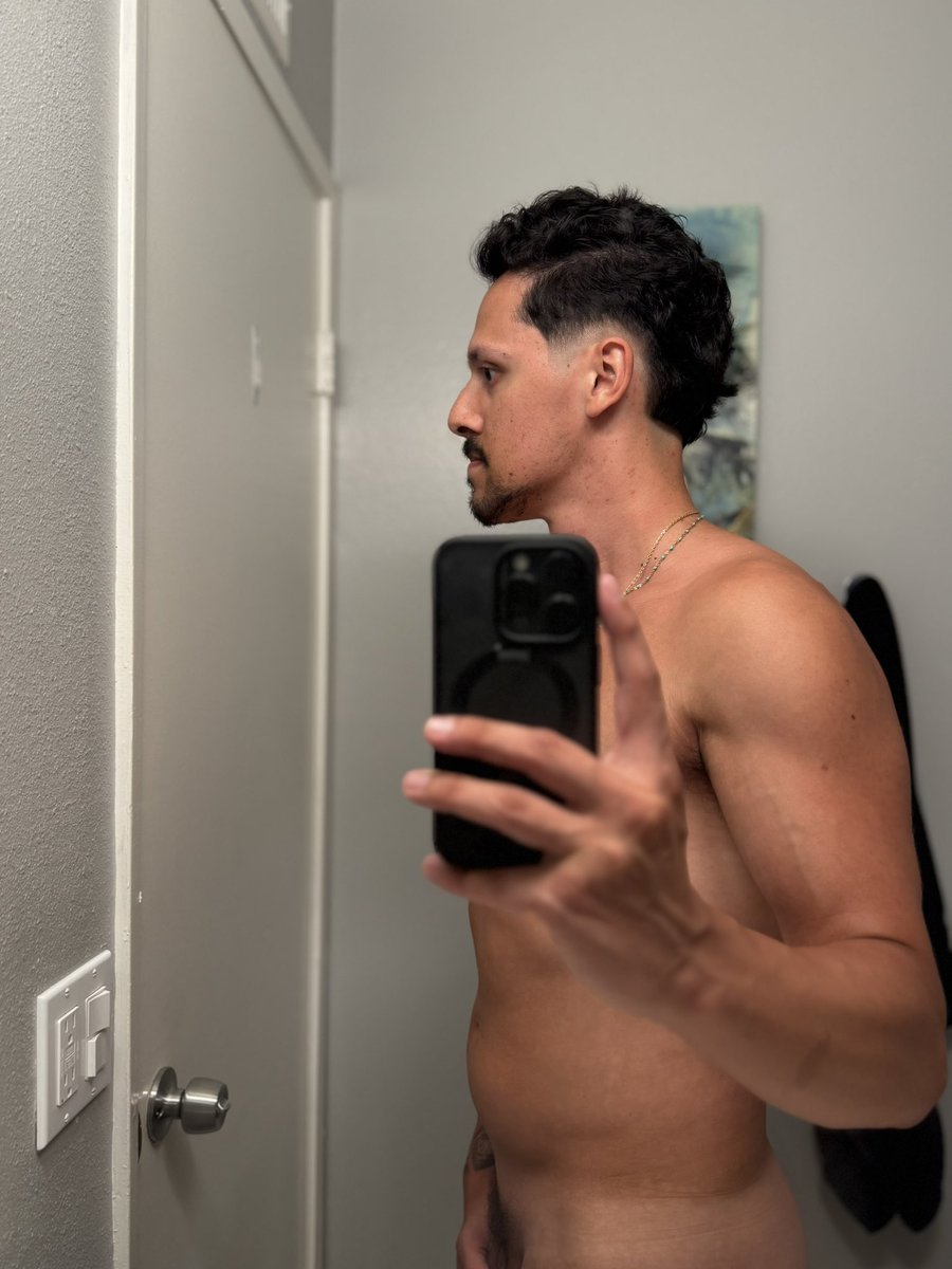 mightymonte_'s tweet photo. There's just something about the fresh cut feel 😉 https://t.co/9sOajNt0QP