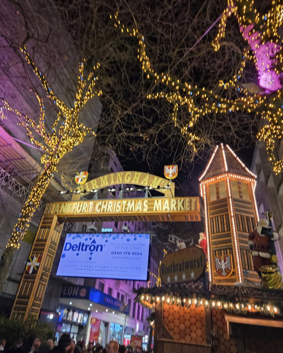 ISAQUI45000's tweet photo. Christmas markets over due catch up x 🎄🎄 https://t.co/6YzfHPZ0G0
