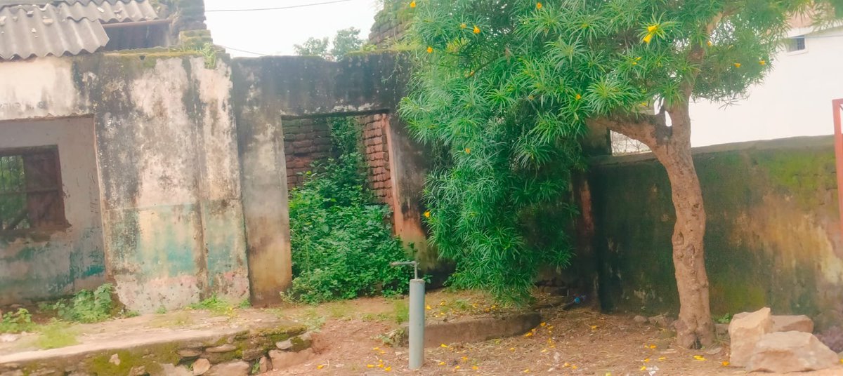 PratapChPanigr5's tweet photo. @SMEOdisha @CMO_Odisha @EduMinOfIndia @NityanandaBJP @SecyChief @DC_Odisha @IPR_Odisha ଆମ ଅଞ୍ଚଳର GovtUPS.SahajotBlockBangomudaDistBalangirରେBoundaryWallGateclassroomନଥିବାରୁଛାତ୍ରଛାତ୍ରୀଙ୍କସୁରକ୍ଷାନେଇ ଚିନ୍ତାବଢ଼ିଛିଏନେଇସମ୍ପୃକ୍ତବିଭାଗନିର୍ମାଣକରିବାକୁଅନୁରୋଧ https://t.co/Ie6wFI78GI