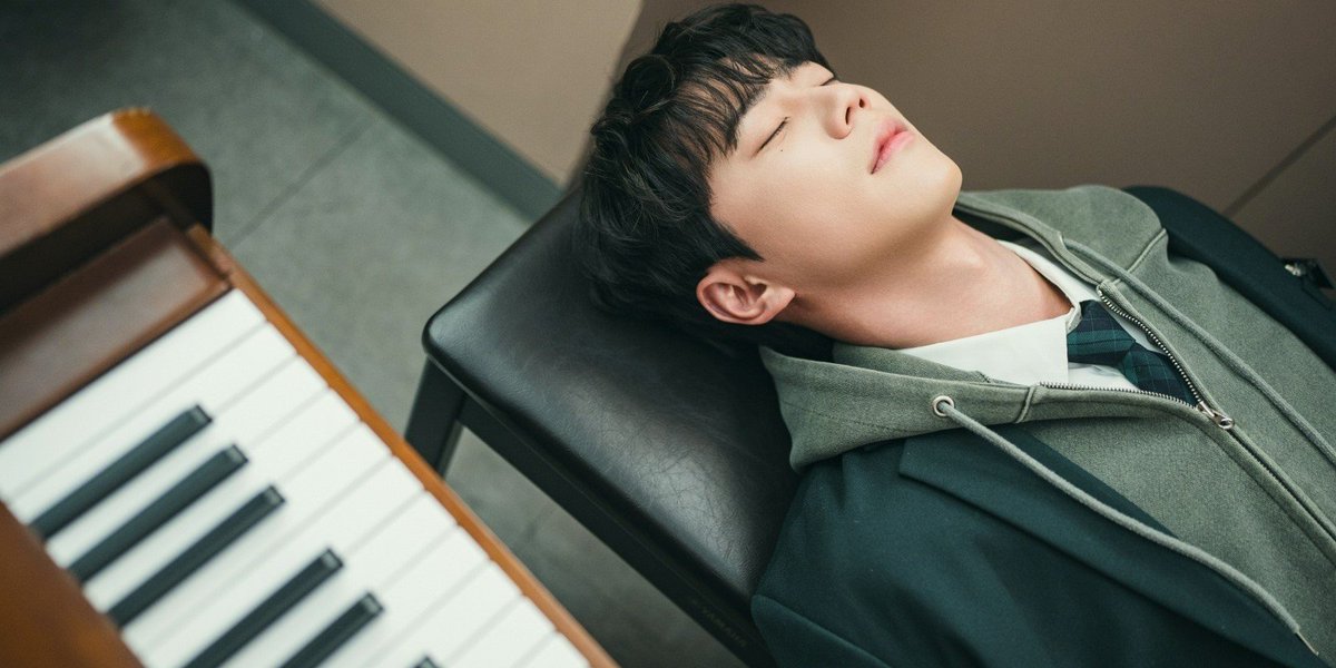 eljunyoung's tweet photo. Oppa mau balik kerja dulu, ya. Jangan kangen (ngabarin) https://t.co/JMAVcEcxQh