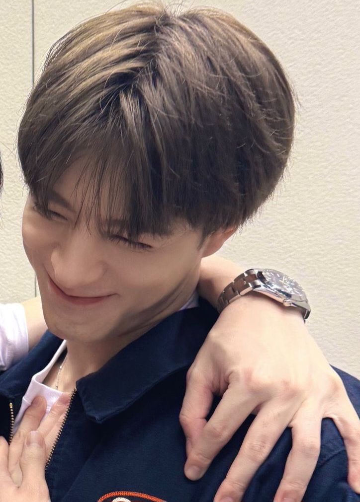 mindfullsun_'s tweet photo. คนอะไรก้มหน้ายิ้มยังน่ารักมาก ขี้โกงจัง ૮.◜◡◝ა https://t.co/o7GM29tuNJ