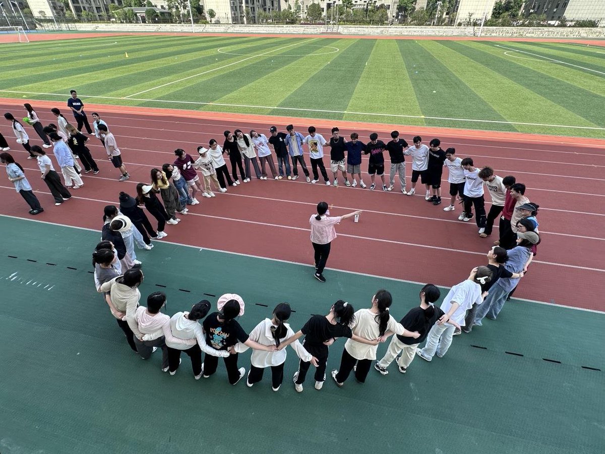 Beyyalaajay's tweet photo. Join our Campus Volleyball Club’s beginner-friendly casual match this Friday at 4 PM on West Playground! No experience needed—come for fun, make friends, and spike your time right! https://t.co/cezrZ3cC3R