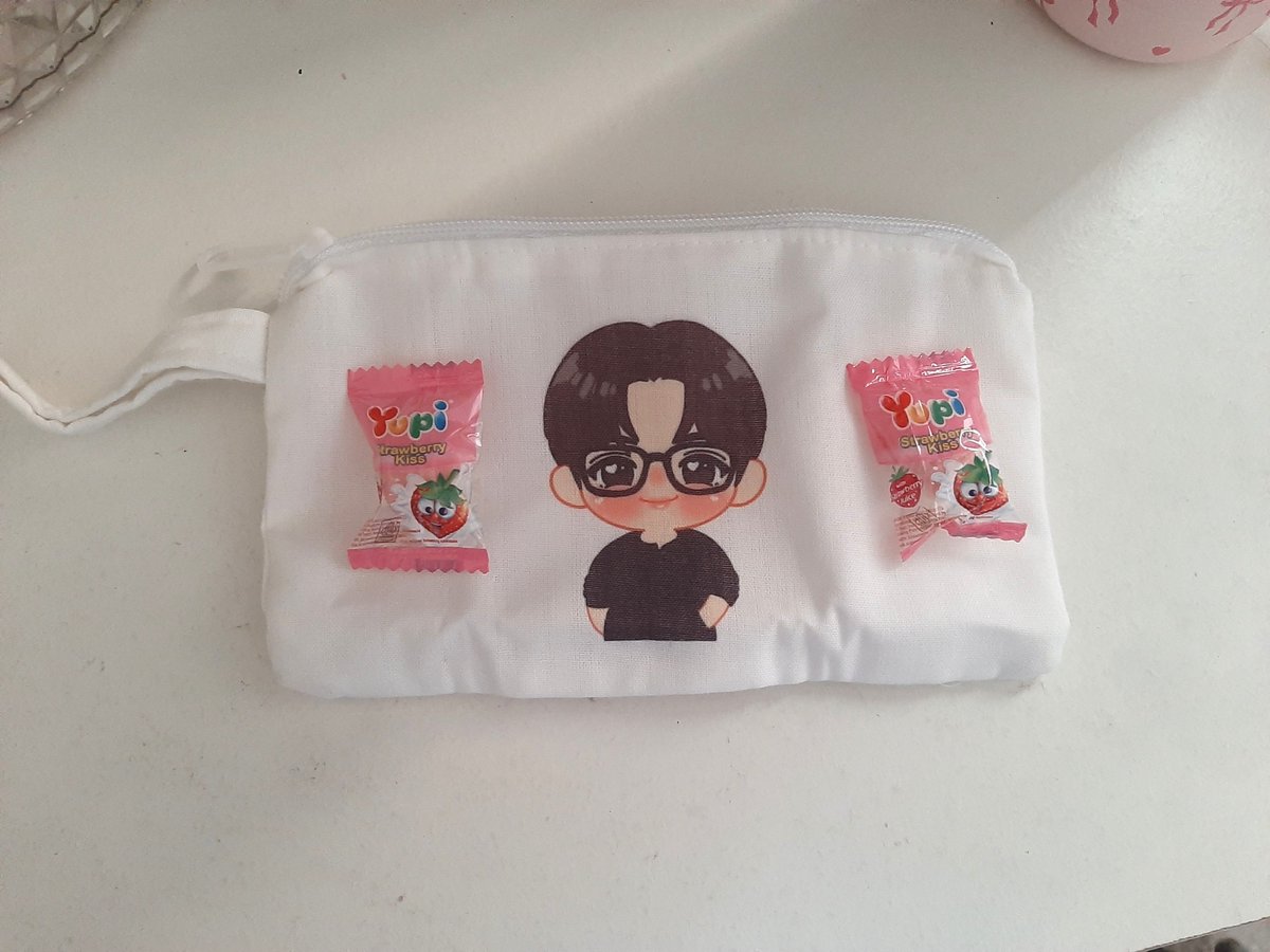 sangwonbarbie's tweet photo. hii kaa freebiesnya udah sampaii thanku so much yaa 😻😻 gemeeccc @allthiseight_ https://t.co/2SrQfBCnMI