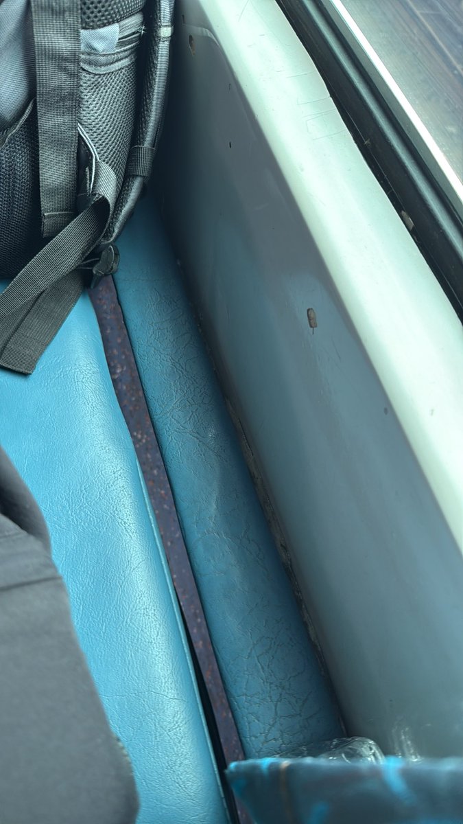 keshriabhi's tweet photo. Travelling in 12379 Jallianwala Bagh Express from Seldah and so can see the seat is broken for  seat no.15 in coach B3.
After paying for 3A ,atleast one can expect an unbroken berth.
@IRCTCofficial @RailMinIndia @BiharRailUsers https://t.co/iEXWec53HD