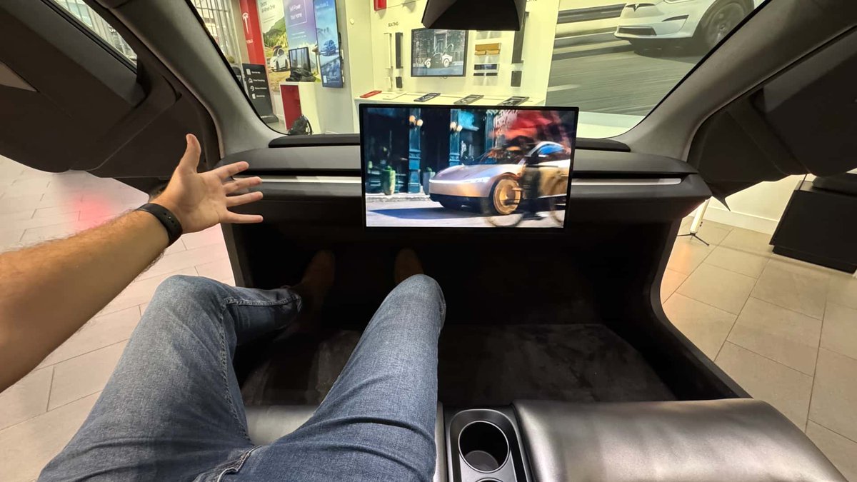 finanzfogel's tweet photo. Würdet ihr mit dem neuen Cybercab fahren? Ich finds eher gruselig denk ich, aber der Preis für Fahrten ist anscheinend recht günstig.. was denkt ihr? https://t.co/83HI1QLQYi