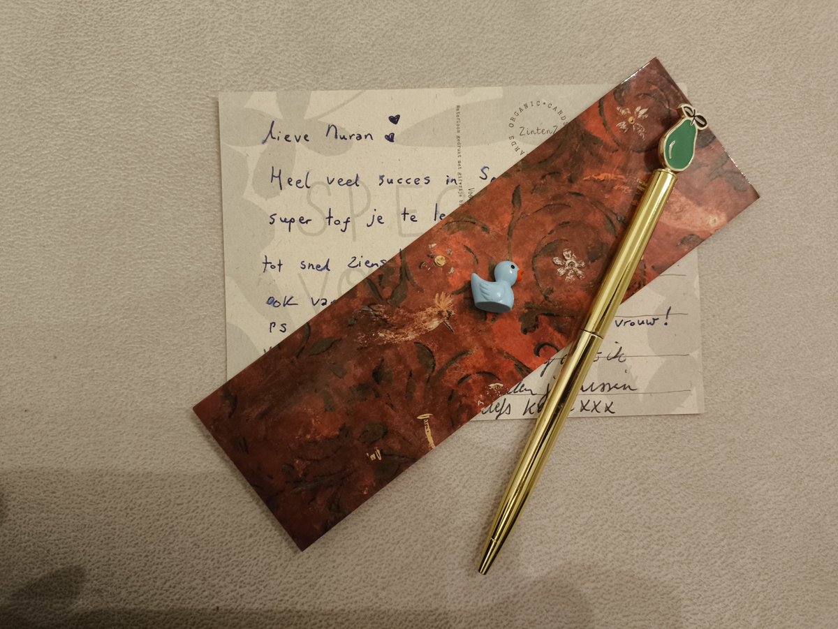 blupbuppng's tweet photo. Friends I made in my dutch reading club gave me a bunch of gifts AND THAT'S NOT EVEN NORMAL IN THEIR CULTURE I LOVE THEM SM https://t.co/j929WkyrRD