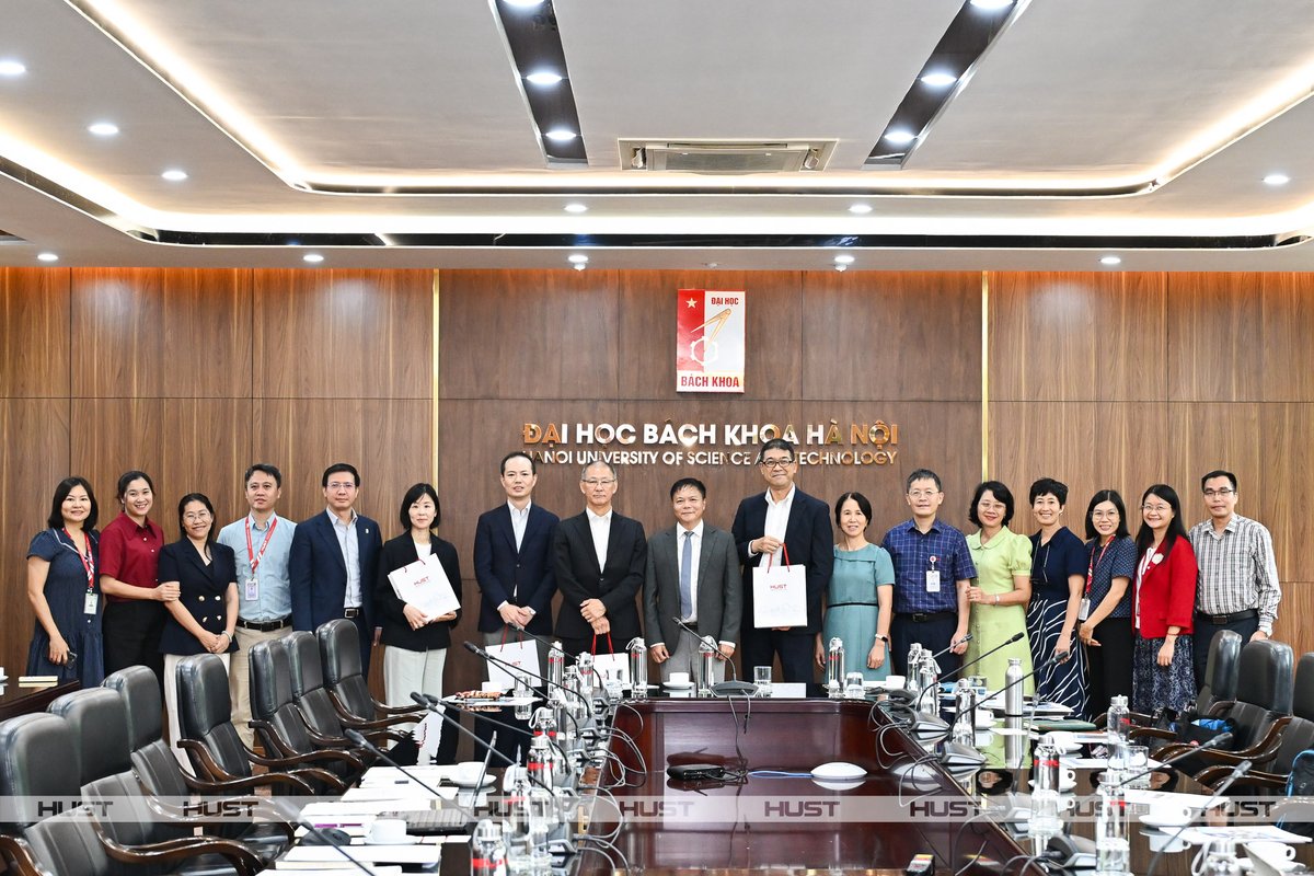 Hitachizaidan's tweet photo. 【Promotion of Academic Research, Science and Technology】
The Hitachi Global Foundation Asia Innovation Award

From August 24 to 28, we visited Vietnam (Hanoi and Ho Chi Minh City) and had the opportunity to meet with university representatives and researchers from Hanoi University of Science and Technology, Ton Duc Thang University, and Ho Chi Minh City University of Technology. We expressed our appreciation for their continued support for The Hitachi Global Foundation Asia Innovation Award program and exchanged views on future collaboration and the further development of the program. We also visited the laboratories of Award recipients and were deeply impressed by the vitality and progress of research and higher education in Vietnam.

We were also delighted to reconnect with alumni of the Hitachi Scholarship Program, the predecessor of the Award. Their achievements highlighted the value of the connections that have been built and nurtured over many years.
A more detailed report on this visit will be shared on the Hitachi Global Foundation Scholars Community page in the near future.

#TheHitachiGlobalFoundationAsiaInnovationAward​
#TheHitachiGlobalFoundation
#HitachiSocialGood