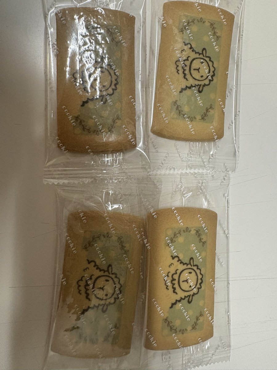 KqlRln's tweet photo. お土産もらいました https://t.co/7S6BhCZ0JH