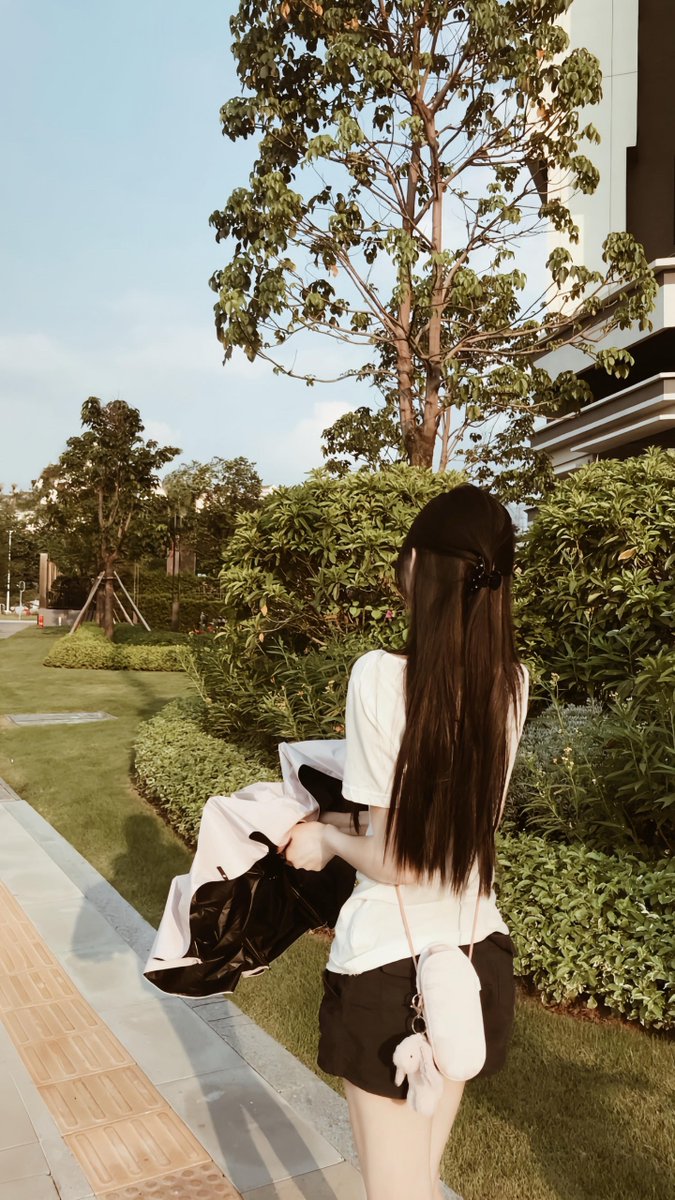 JolandaHuipe's tweet photo. 内面の静けさと向き合う時間。ふとした瞬間に心は軽やかになり、自分を取り戻すような感覚。これも必要な過程なのかもしれません。 https://t.co/wmoVubLa3N
