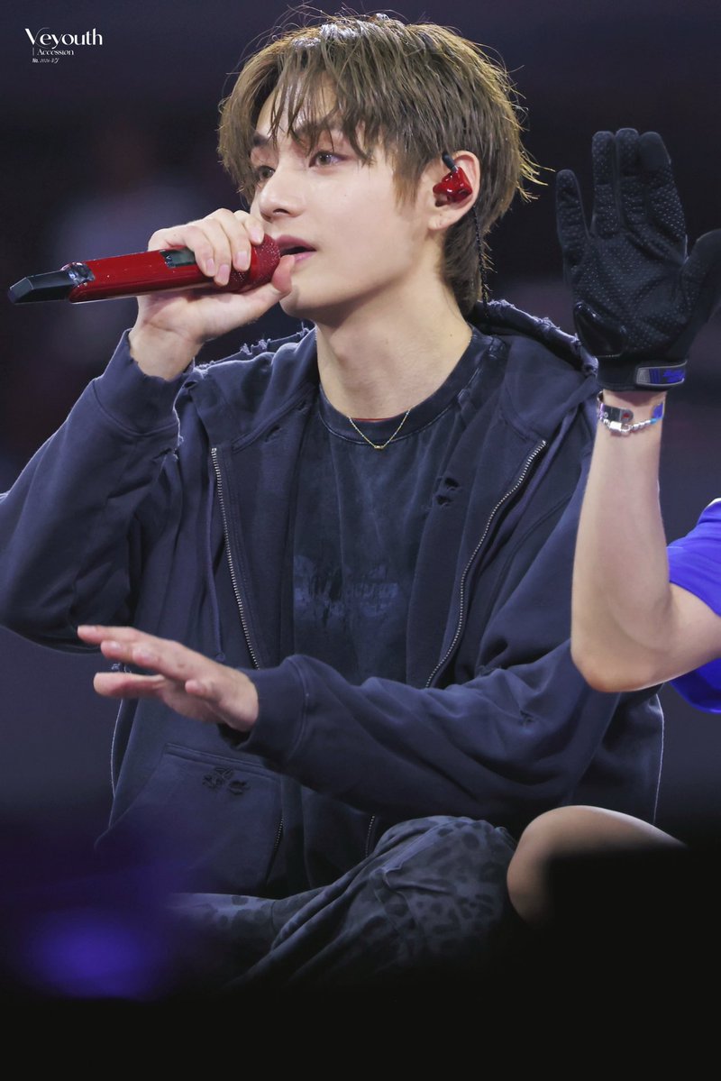 Veyouth_9592's tweet photo. 260902 LOS ANGELES
진짜 완전 인형 그 자체야ㅠㅠㅠ🧸🎀

#방탄소년단 #BTS #V #뷔  #テテ 
@BTS_twt https://t.co/wVC5wFWQfD