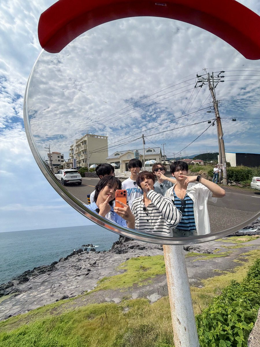 mypage's tweet photo. my family… https://t.co/hSUdWiDz6T