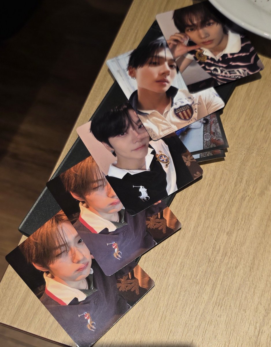 yume_sampo's tweet photo. ALD1 タワレコカフェ。隣の二人組が「明日名古屋行くけどスキズまじババアしかい ない」 「アチズもババアばっかり。ｷｬﾊﾊﾊ!」って、品の無い大声でおしゃべり。テーブルひっくり返しそうなわたくしを必死で娘が制止。悲しすぎて7千円近いお食事全然喉通らなかった。忘れたいからトレカあげる。 https://t.co/Y8qCvFEOBb