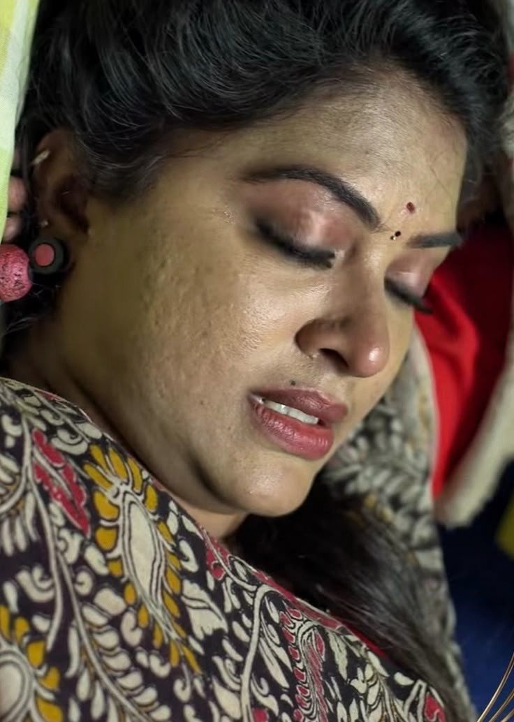 incest_son14's tweet photo. Me: அம்மா எனக்கு திரும்ப உன் வயித்துக்கு உள்ள போகனும் போல இருக்குமா

Mom: அது ரொம்ப கஷ்டம்டா.  உன்னால உள்ள போக முடியாது வேணும்னா உன் பிள்ளைய வயித்துக்குள்ள அனுப்பலாம்.

Me: அது எப்படிமா

Mom: அம்மா கால விரிச்சு படுக்குறேன் நீ மேல படுத்துக்கோ போதும்
@Harinidarling @lakshmipattu https://t.co/f57HjdKNv9