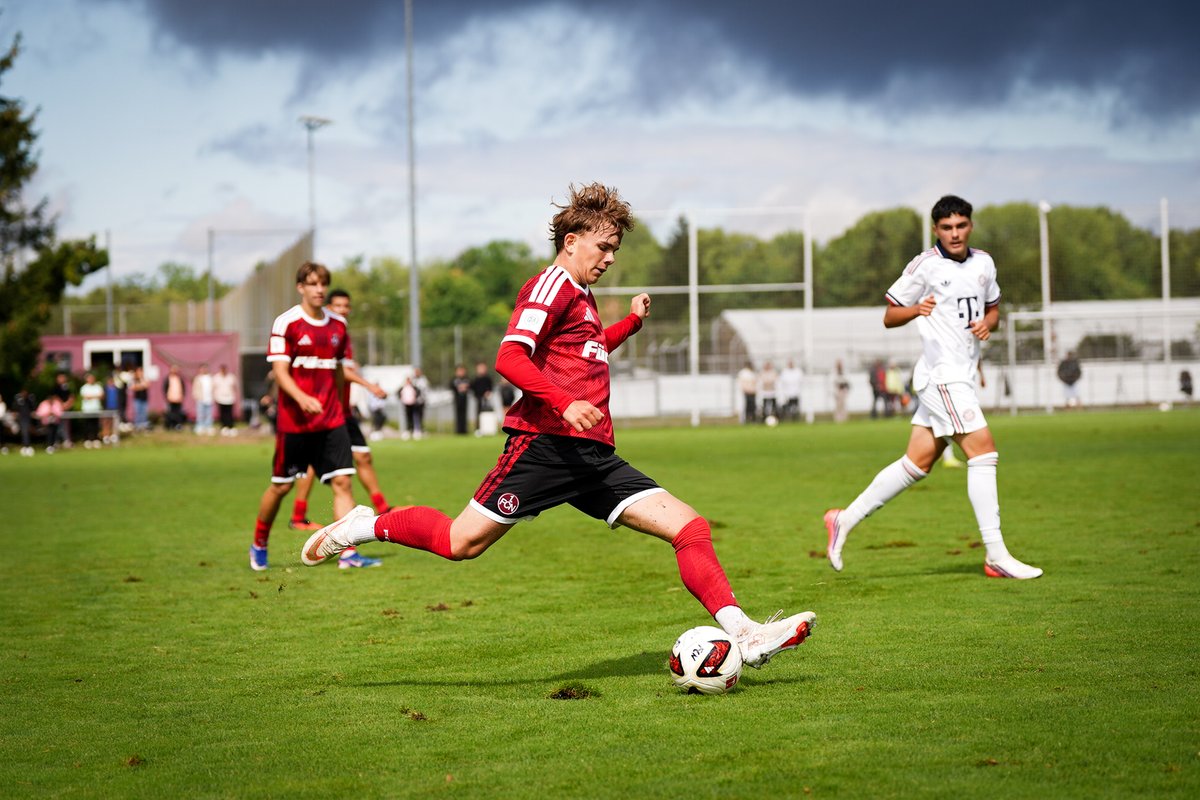 fcn_nachwuchs's tweet photo. Schnüdel und der Jahn zu Gast, Frankenderby in der Westvorstadt. Ordentlich was los im #ClubNachwuchs!
🗞️Wir haben euch wie immer alles kompakt zusammengefasst: https://t.co/DKnrdQwHsO
#fcn | #clubnachwuchs https://t.co/QumLYDEhlo