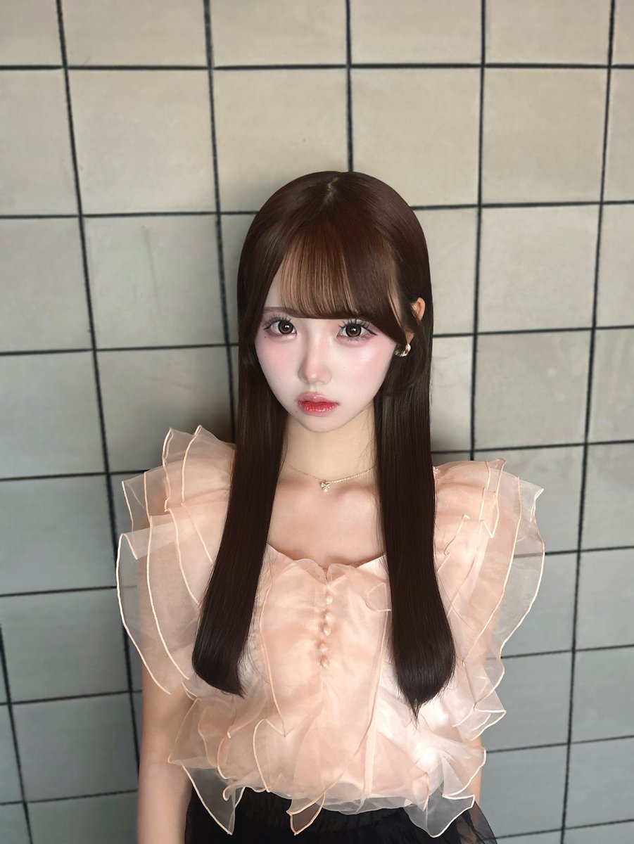 miona_10_17's tweet photo. 自分の事（特に顔が）大好きすぎて他にあんまり興味無いから恋愛もしたことない♩ https://t.co/bI61j4sE8T