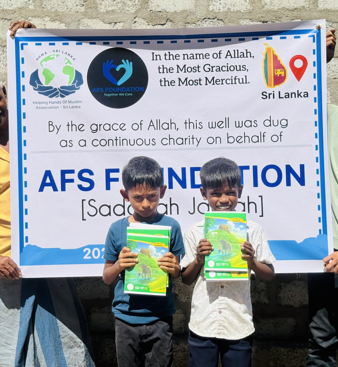 hhma_sl's tweet photo. 📚One School Book, A Many Smiles.
With our School Kits project, we continue to bring hope to our brothers and sisters across different regions of the Sri Lanka 🇱🇰 .

This project is not just a books; it brings hope to families, solidarity to communities, and trust in the future. https://t.co/TptYGZakOr
