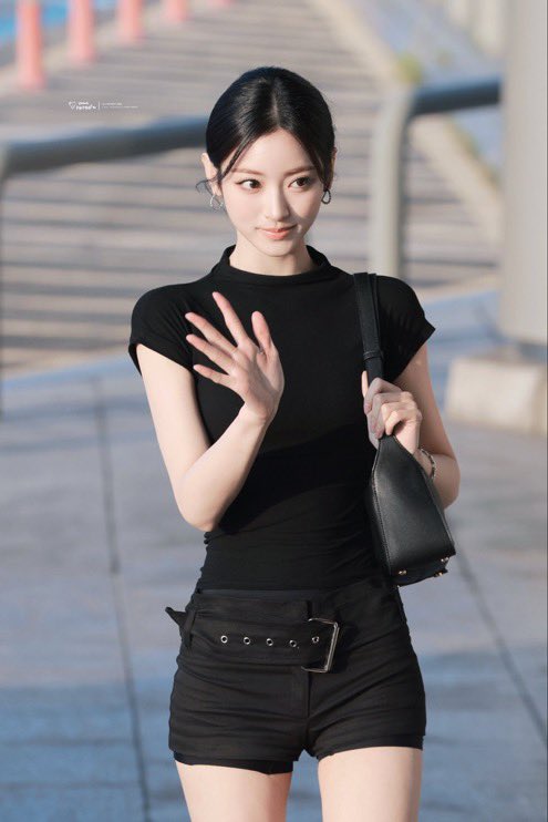 tanakadoll's tweet photo. i’m sorry idgaf abt fanwars so listen https://t.co/Xoex6Mh9hA