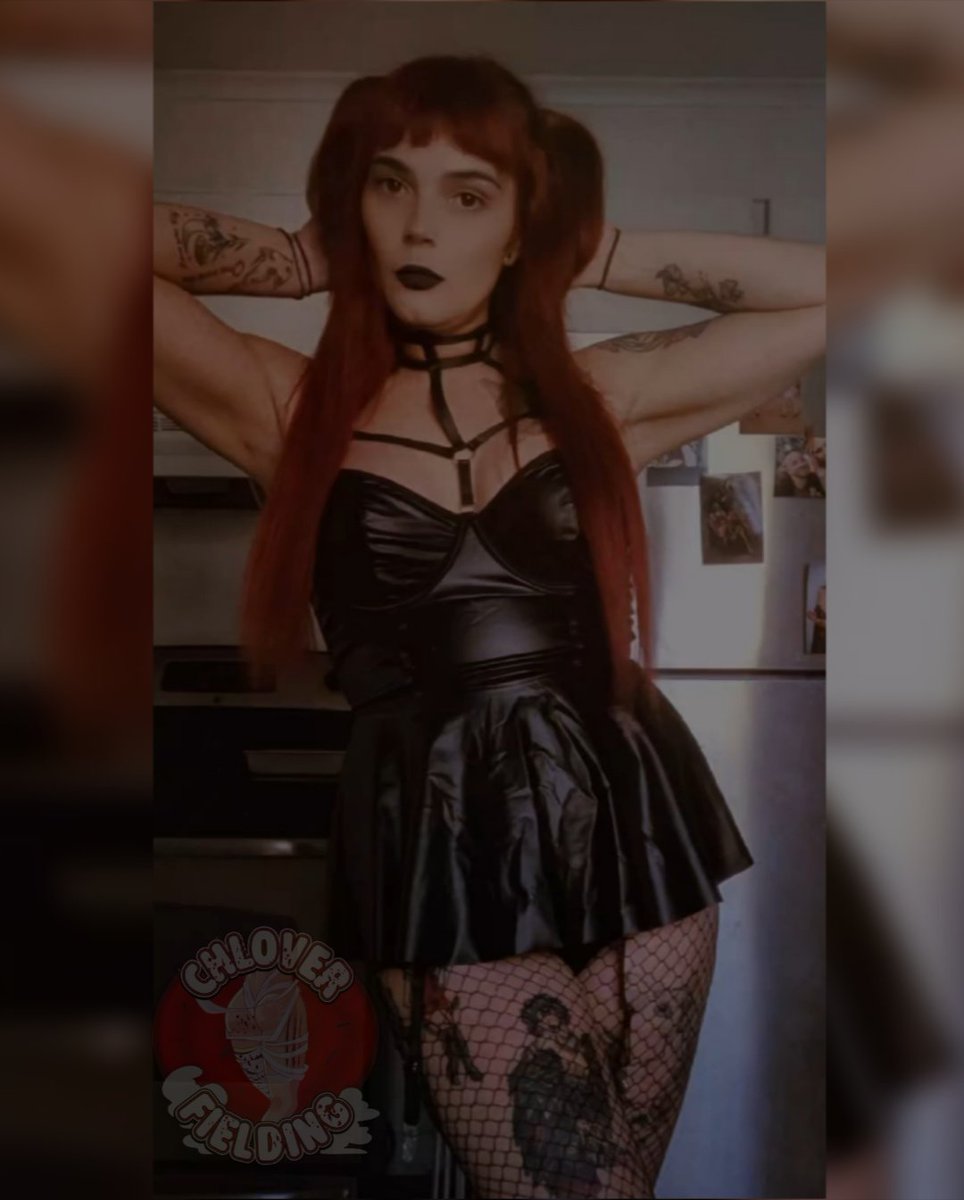 xChlover_Alicex's tweet photo. Hi it's me your #GothGirlfriend 😘🖤
.
.
#altgirl #redhead #curvygirl #thicc #explorepage #subscribe #BadBitch #tattoos #exploremore #fans #clover #redhair https://t.co/Ovm4p53PPW