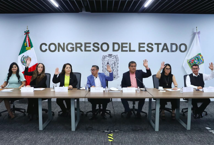 Region_Global's tweet photo. La Comisión de Gobernación y Puntos Constitucionales del @CongresoPue aprobó la integración del expediente CGPC/HCE/001/2026 sobre la situación de Acatlán de Osorio, a partir de los escritos presentados por 7 regidurías, el síndico municipal y Gobernación.
https://t.co/8YmYDi8c0c https://t.co/xYwM7PndI3