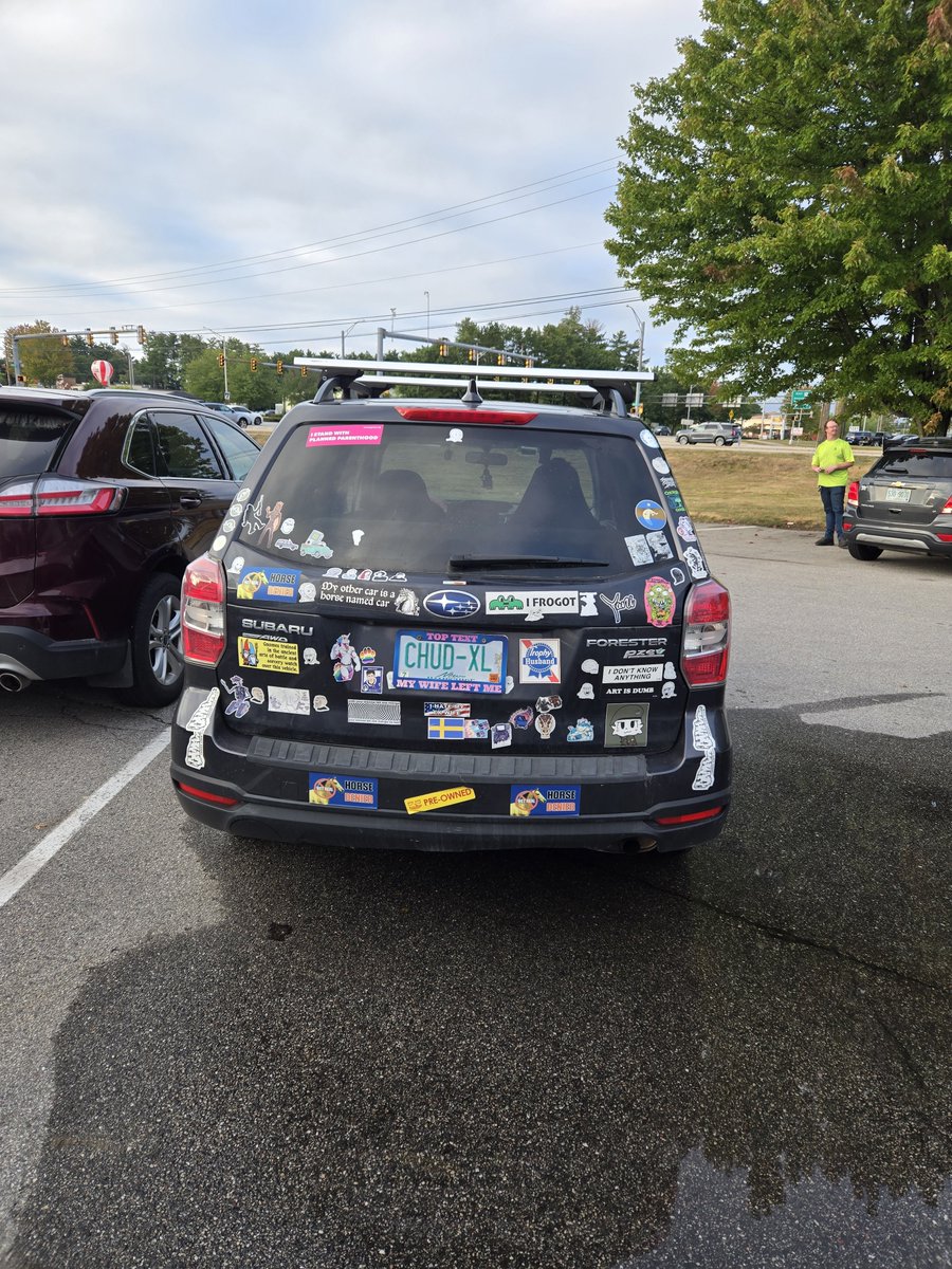adreamoflif3's tweet photo. Seeing this today was rape. You don't want to know what the driver looked like. https://t.co/IAd0Q1PSRd