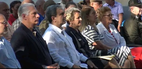 YLIY1903's tweet photo. Presidente Díaz-Canel en Matanzas dio inicio al curso universitario 2026-2027. En el centenario de Fidel y los 50 años del MES, se entregó el Sello 50 Aniversario a instituciones y docentes.
 #EducaciónSuperior #FidelCastro #UniversidadCamiloCienfuegos #UniversidadDeMatanzas https://t.co/emtvVhnmYI