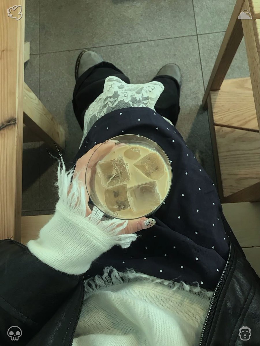 hildagomes02's tweet photo. 🍘Book fair, books acquired. Adhere to a single straightforward uplifting routine each day, trim pointless screen time to reclaim free moments. Such minor virtuous decisions steadily draw abundant heartfelt well-wishes into your peaceful, everyday existence. https://t.co/vRb2JOe4LU