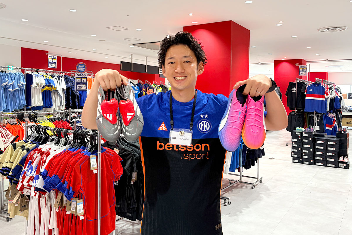 soccershop_kamo's tweet photo. #サッカーショップKAMO のスペシャルバーゲンが、横浜ビブレ隣接の商業施設「CeeU Yokohama 8F」にて本日よりスタート✨

スパイクやウェアなど、お買い得アイテムを
多数ご用意しております⚽️

📅開催日時
9/4(金)～9/6(日) 
11:00〜21:00
※最終日のみ18:00まで

皆さまのご来場をお待ちしております😊

※画像内の商品は在庫切れの場合がございます。あらかじめご了承ください。

詳細はこちら🔽
https://t.co/y03XAcl7sQ

#KAMO