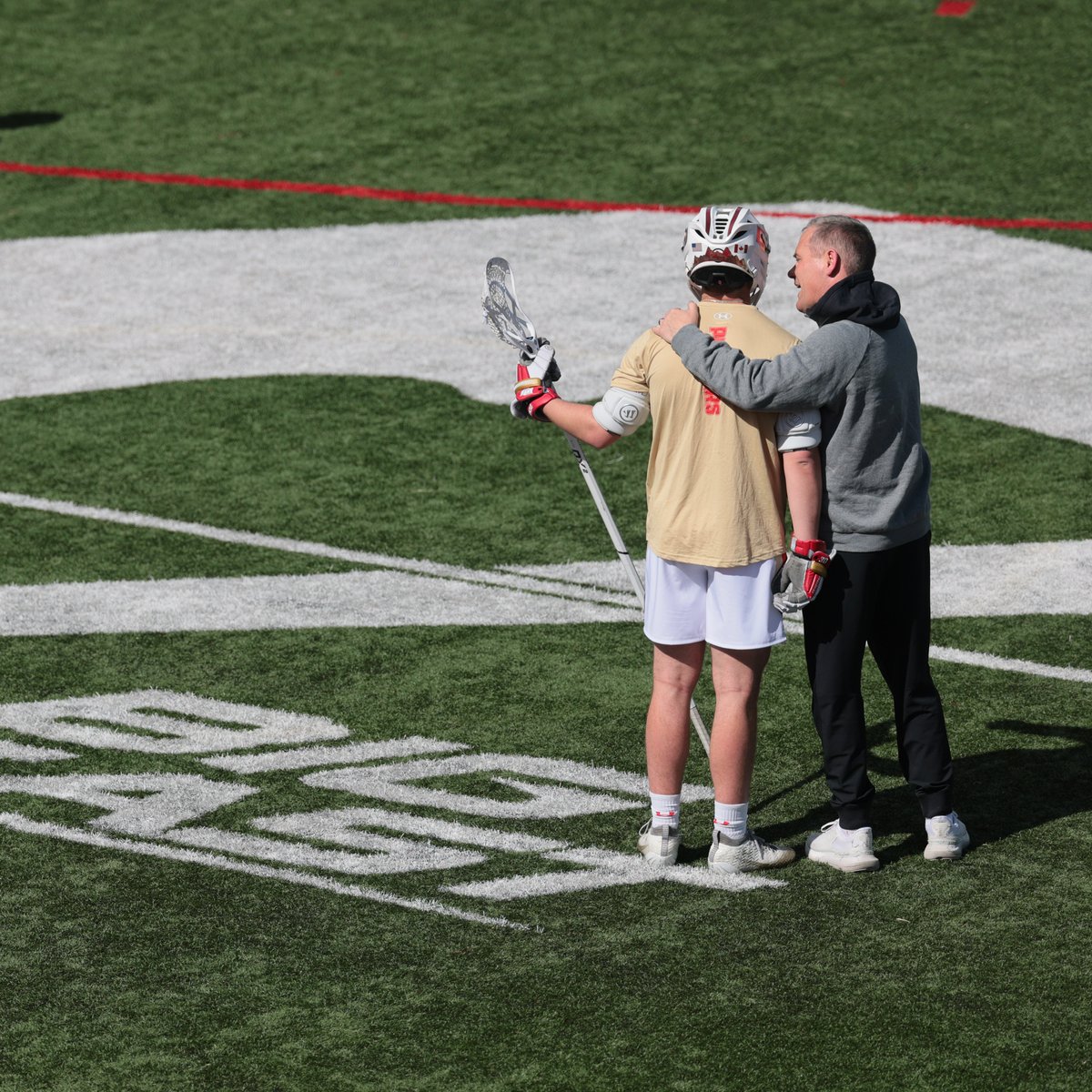 DU_MLAX's tweet photo. 𝙏𝙝𝙚 𝙋𝙧𝙤𝙛𝙚𝙨𝙨𝙤𝙧 is back on campus ahead of the start of classes next week.
✍️: https://t.co/c0EqYeO1qH
#GoPios https://t.co/Sm6dlWfrLi