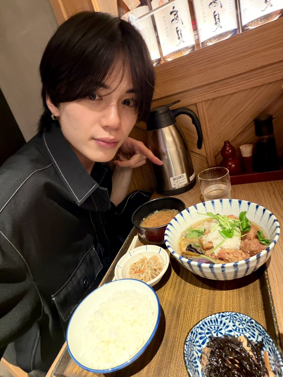 ari_rapinz's tweet photo. みんなおはよう☁️🌂

今朝も珈琲レポがまた増えて満足です😸
それに、最近色んな時間に配信をやっているからか、コメントしてくれる方も増えてて嬉しいなぁ

いつもギフト、コメントも本当にありがとうね😭👊

今日はラジオ出演‼️
お便りまってるからね☺︎

今日も一日、一緒に頑張ろうね🔥

#RapiNz https://t.co/KZFRFDAl2a