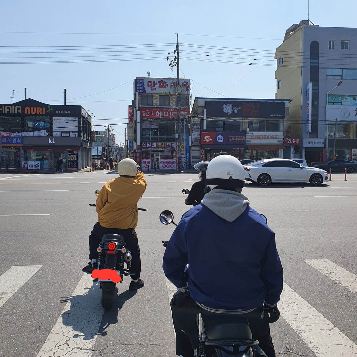 Spud_Hojo's tweet photo. 앨범보다가 눈에 들어온 잠시 익산에 살았던 시절

벚꽃이 너무 예뻤음

바이크의 장점은 타지에 가도 금방 친구를 만들 수 있다는 것

대애충 그 지역 오픈카톡방 들어가면 댐 https://t.co/wZWE1WeMwQ