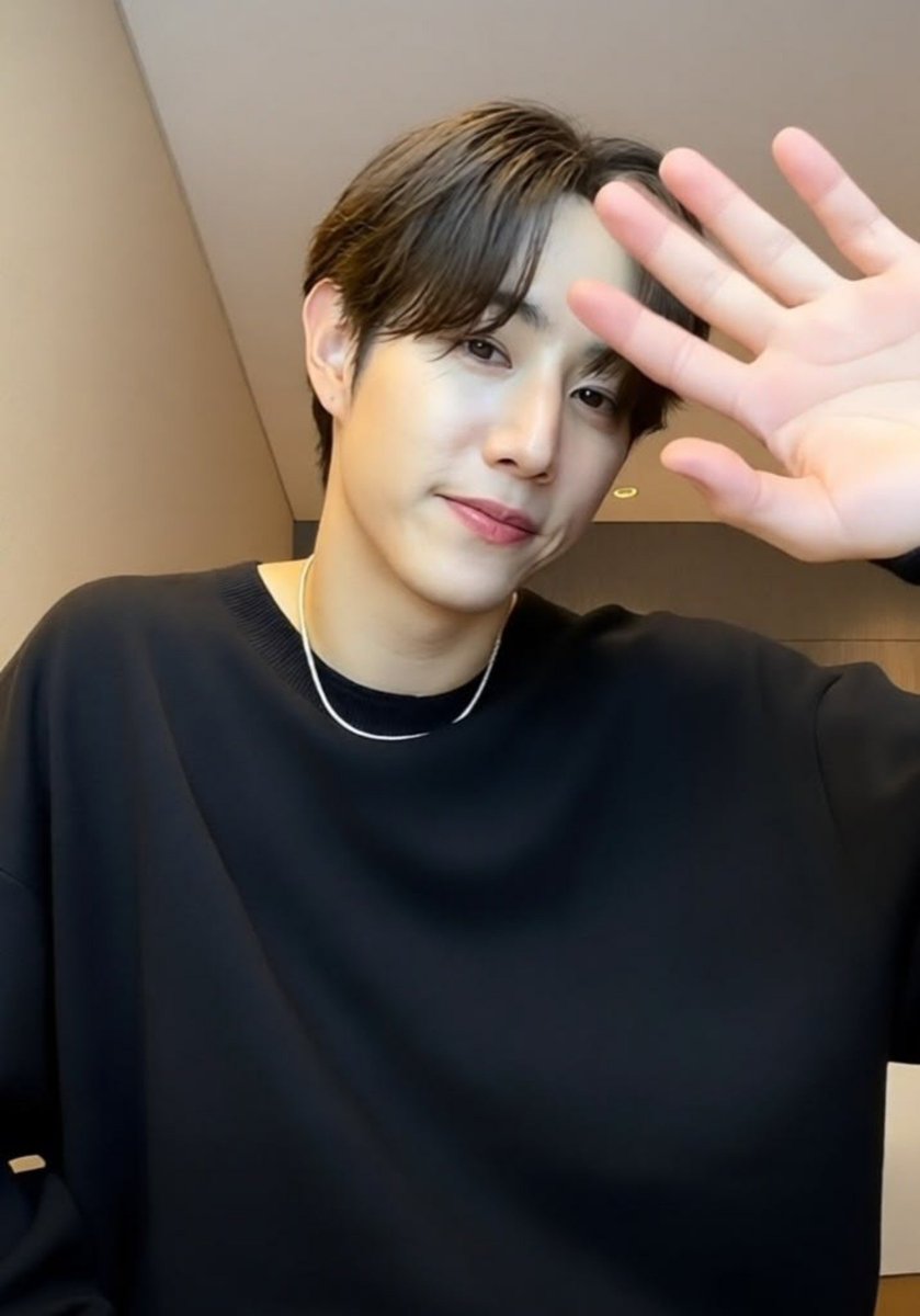 marksevenz's tweet photo. Good morning ivy, thanks a lot for the wish and the maung sign? 😅
I'm so grateful to know you. https://t.co/VHzTguS2YG