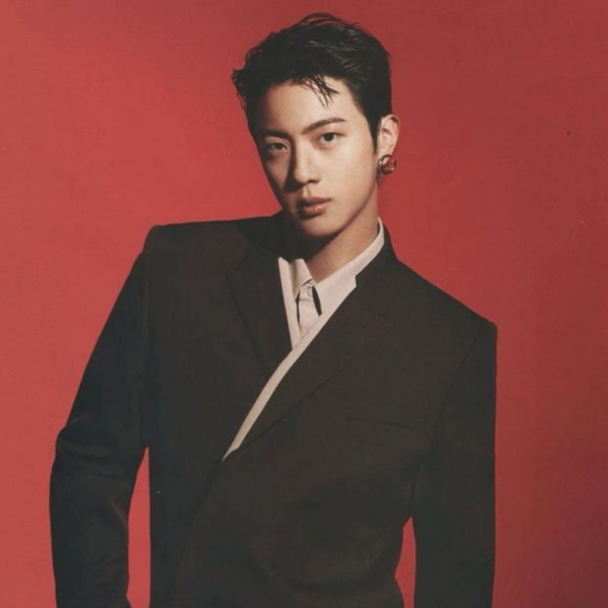 jinspam_'s tweet photo. His post military short hair era !!! https://t.co/FtmVkpCjrD