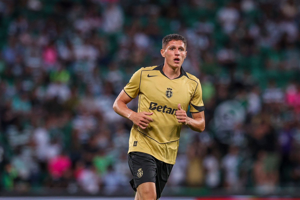 ATAlvalade's tweet photo. Commander Altimira 🫡
Altimira’s stock is rising on &amp; off the pitch. He’s leading the league in ball recoveries, is the midfielder with the most passes, tackles and duels won, and has become a respected voice in the dressing room. 

(Record) https://t.co/uNwriLe99j