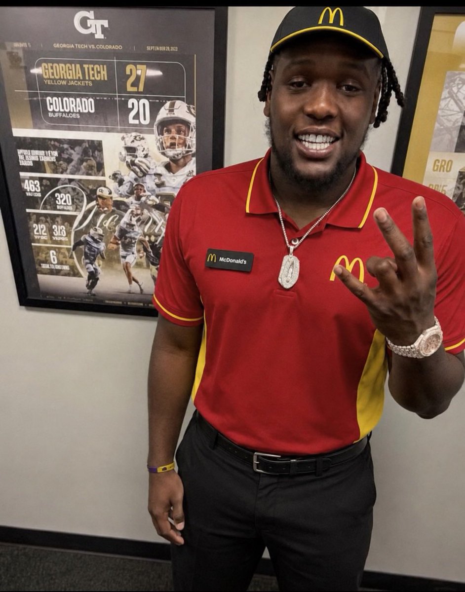 figuratlve's tweet photo. Hide the comments, but u can’t hide this nigga. https://t.co/s5xAm1Hh4L