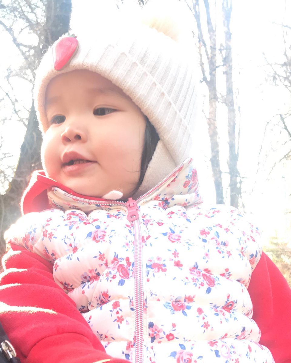 natavargas6's tweet photo. Что-то объясняю маме, и она меня понимает. Кроме неё и ағашки меня, кажется, никто не понимает. https://t.co/RWJ8VTw9pX
