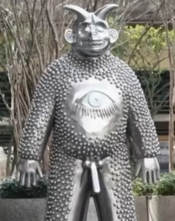 ChoochSkookum's tweet photo. They replaced the statue of Robert E. Lee, removed in 2020 in New Orleans, with some weird demonic stuff. https://t.co/2loOeFCuTg