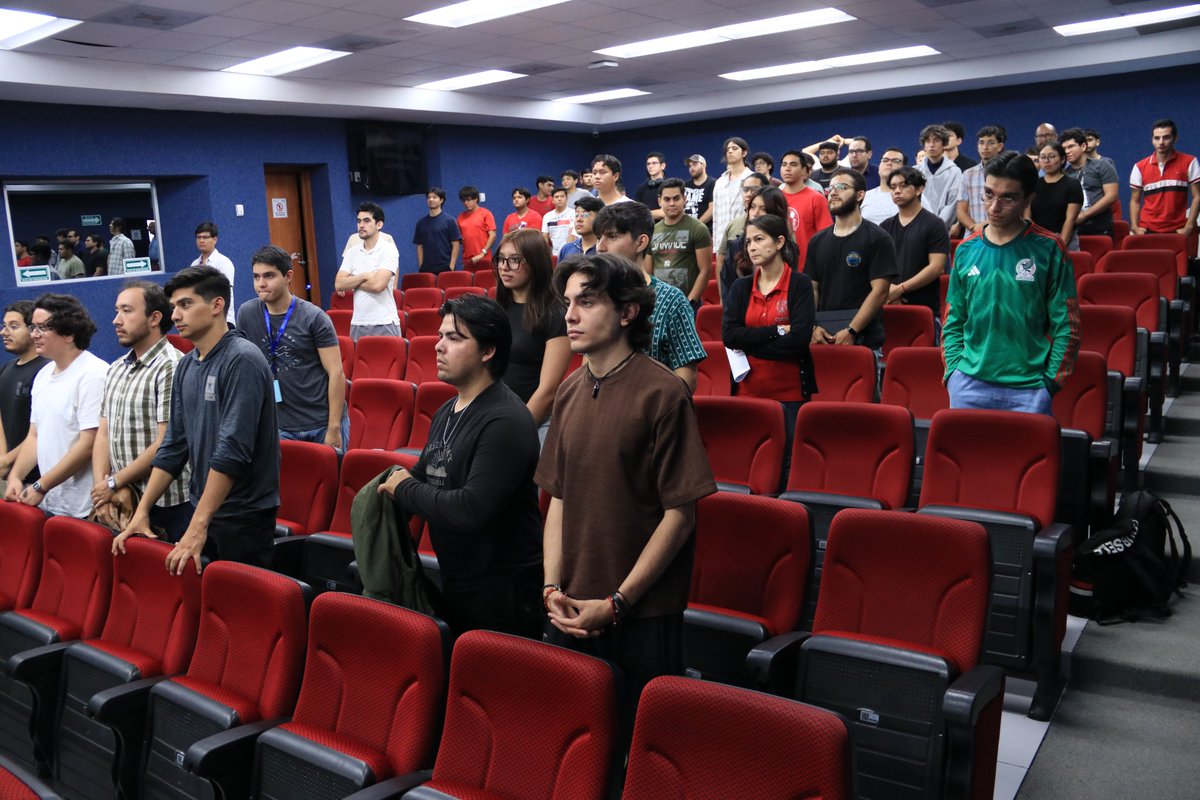 udegcucei's tweet photo. 📢✨ Hoy se llevó a cabo el Foro: “¿Tu proyecto es realmente viable o solo una gran idea? De una gran idea a la realidad”, con la participación de Víctor Flores, CEO de Thinksafe. 🚀💡 https://t.co/nc2ZEn29Xw
