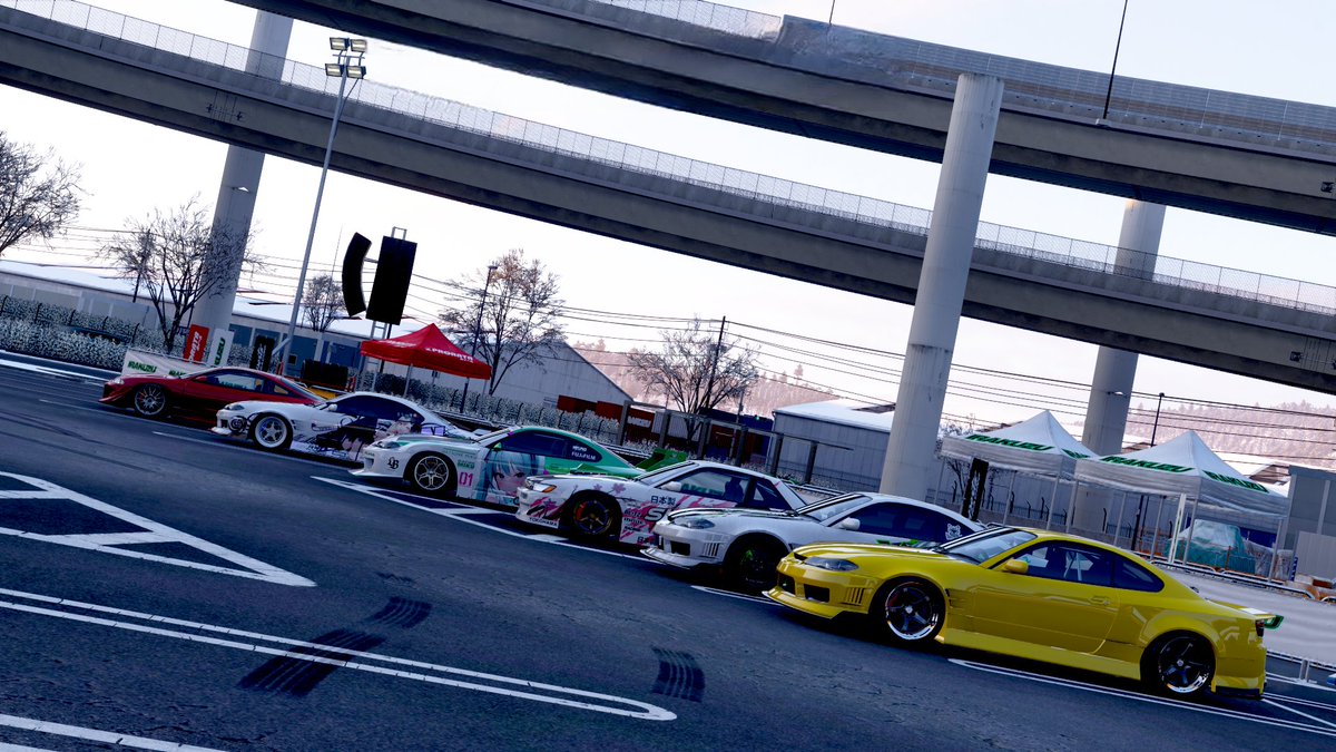 ued910t's tweet photo. 終盤はシルビア多めのイベントに
何も言わなくても流れで合わせてくれる野良の方々が素敵過ぎる！
#FH6 #forzahorizon6 https://t.co/Kk4PHcJ7In