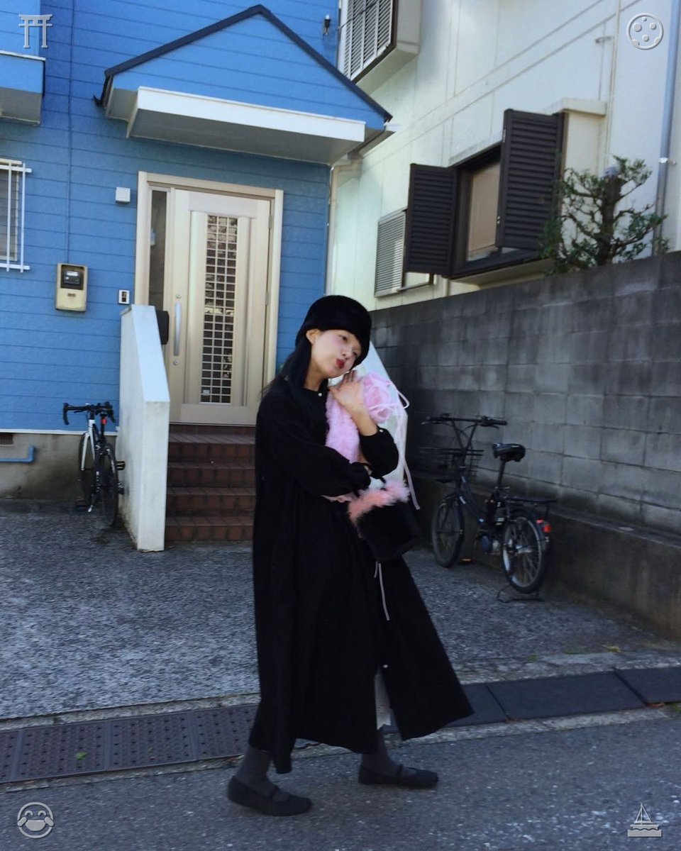 okaji_ho's tweet photo. 🤘A sugary cocoa blend sat on the counter. At Boba Float, the bubble tea float shop, customers could choose from an array of options, such as a matcha tea float topped with vanilla gelato or a chocolate tea float paired with rich chocolate ice cream. Lila sampled the matcha vers https://t.co/BFOMvdeFPS