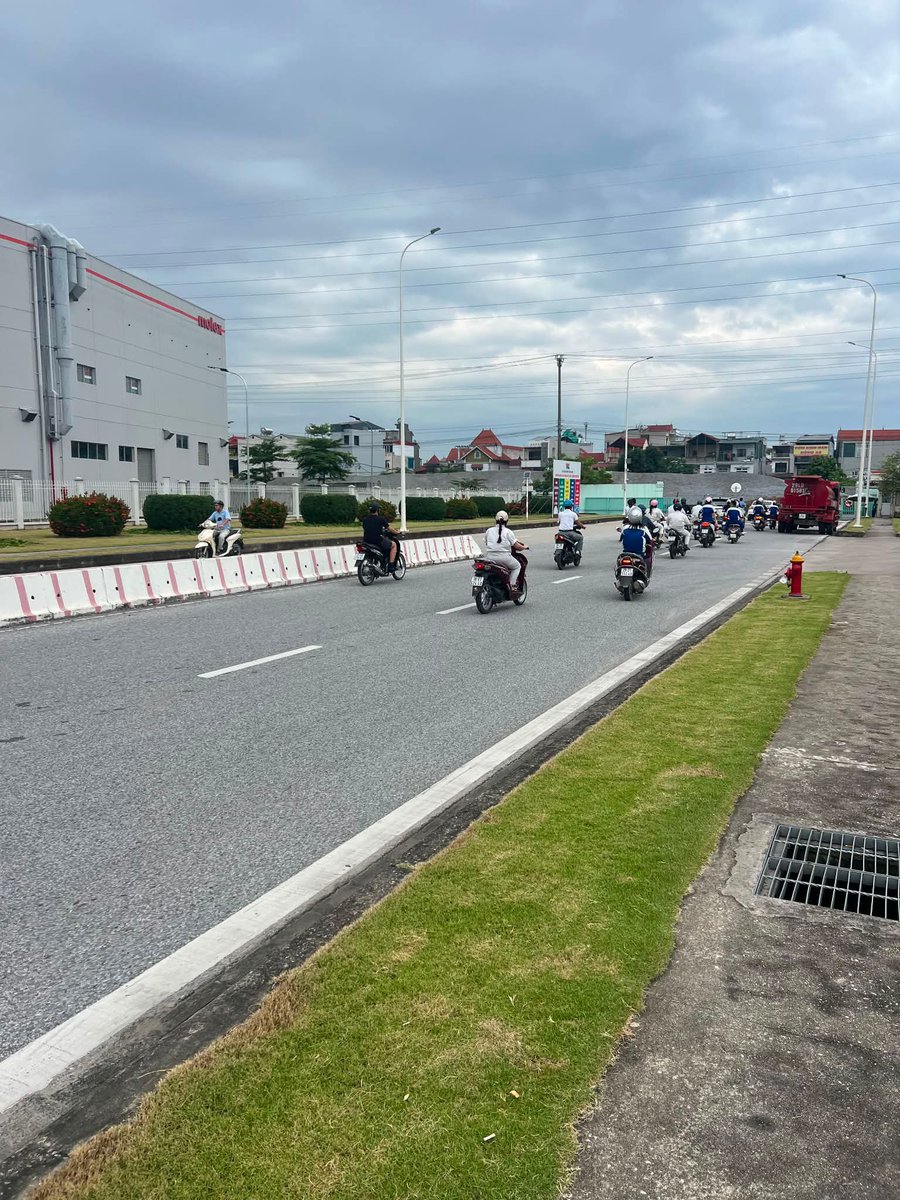 MrDat82095516's tweet photo. ‼️ một ngày nắng đẹp
Tôi rong rủi trên mọi nẽo đường của Thành Phố https://t.co/bXV2bftOvH
