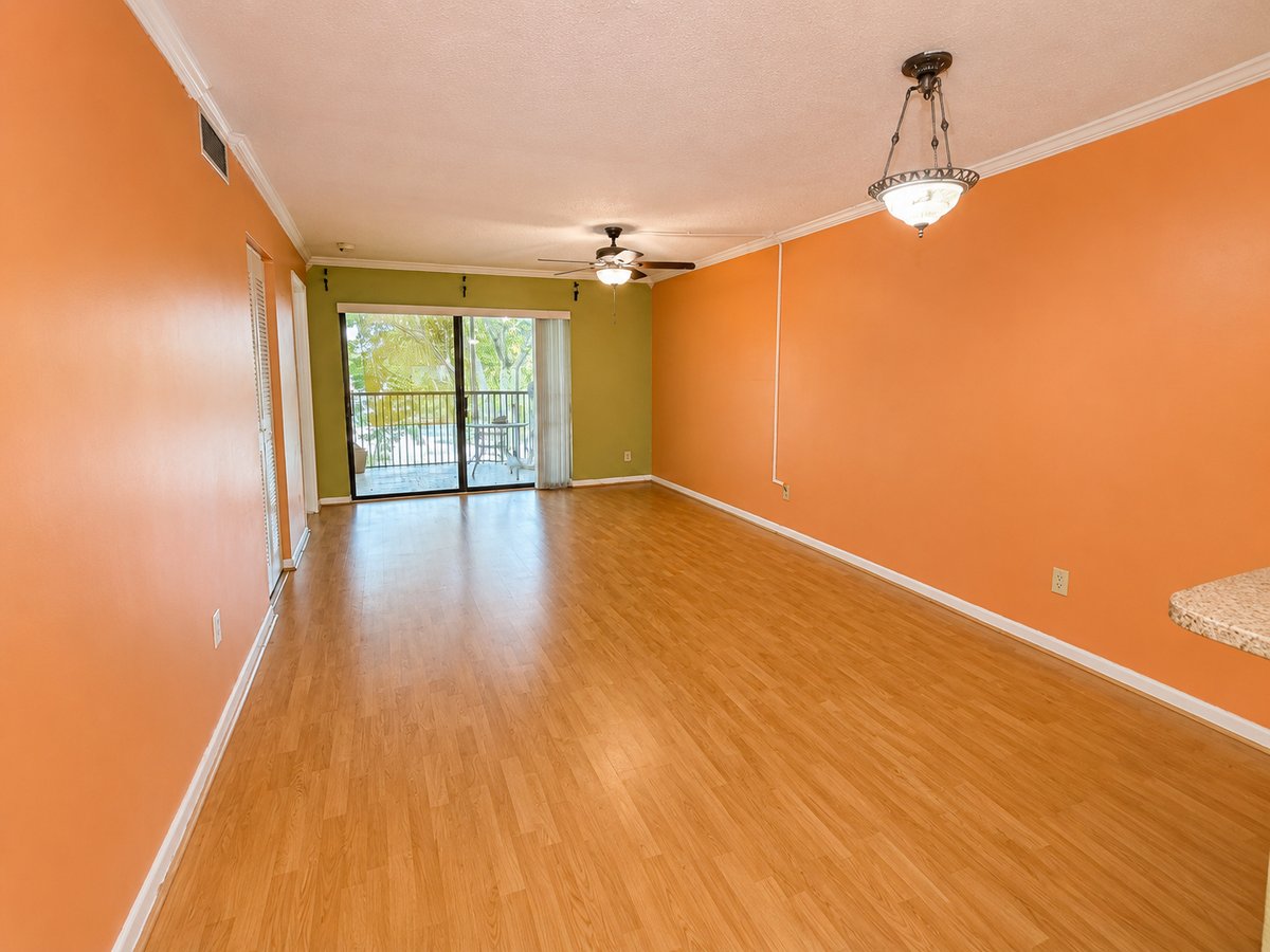 Miami_Agent's tweet photo. 🏡 JUST LISTED | Miramar, FL
$190K | 2BR/2BA | Top Floor
View Listing Link in Bio

✨ Move-in ready
🧺 In-unit W/D
🌴 Balcony + storage
🏊🏾 Pool
💰 Reserves
🔑 Rent immediately-no waiting period

Rentals avg. ~$1,988/mo.
Buyers &amp; investors email me: iconic_behalf0v@icloud.com https://t.co/2SbIqQNe5H