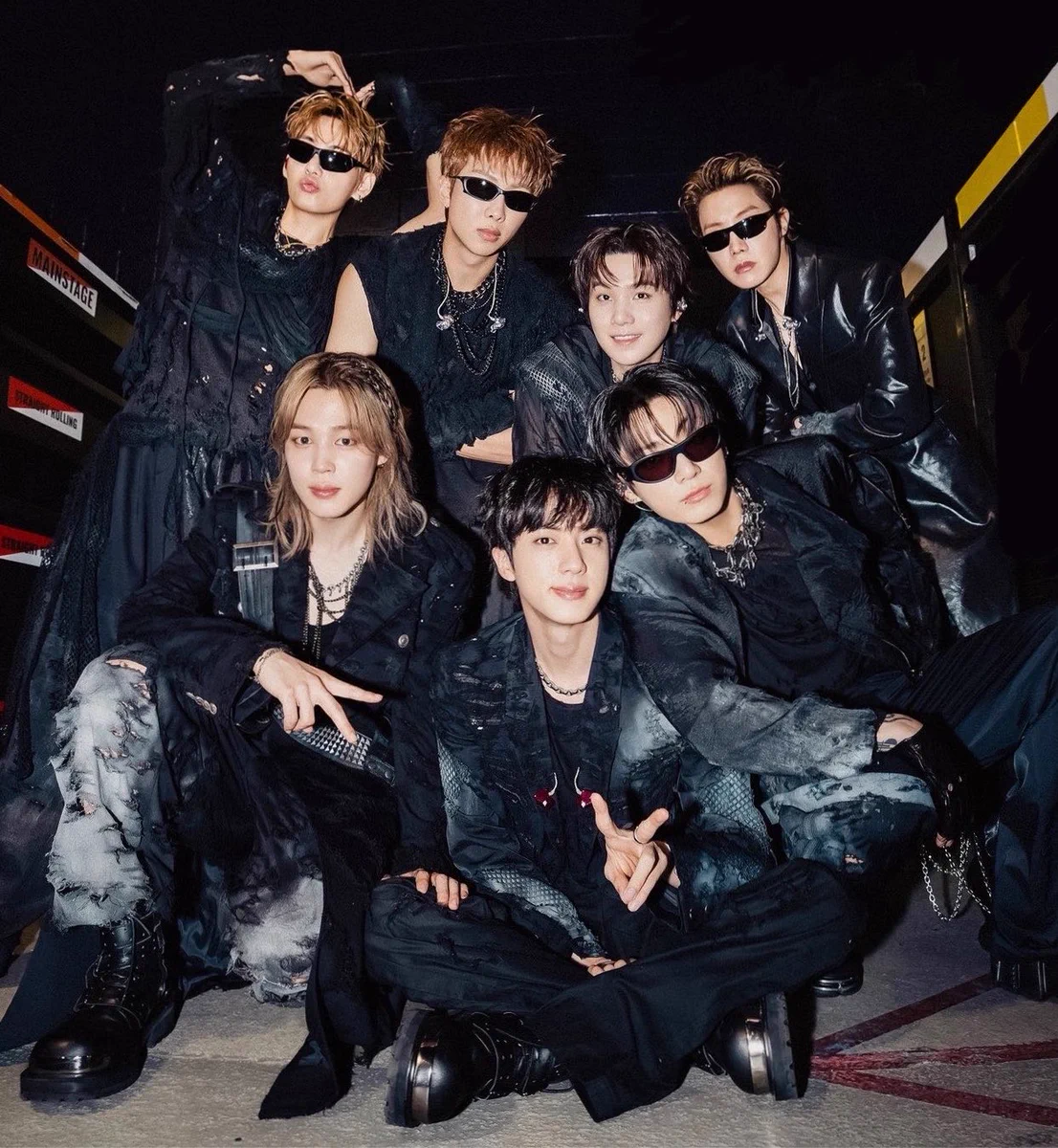 BTS Charts & News в X: „[INFO] #BTS becomes the FIRST and ONLY