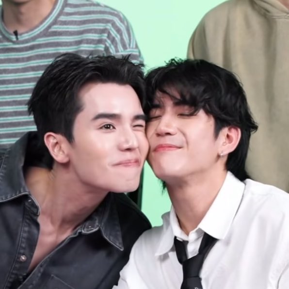 cherry__blank's tweet photo. 지미씨 보고싶다👨🏻‍❤️‍💋‍👨🏻👨🏻‍❤️‍💋‍👨🏻👨🏻‍❤️‍💋‍👨🏻👨🏻‍❤️‍💋‍👨🏻💜🩵~~~~~~~~~~~ (저멀리 태국까지 닿게 존나게 울부짖기) https://t.co/Rs4GLP8ReH