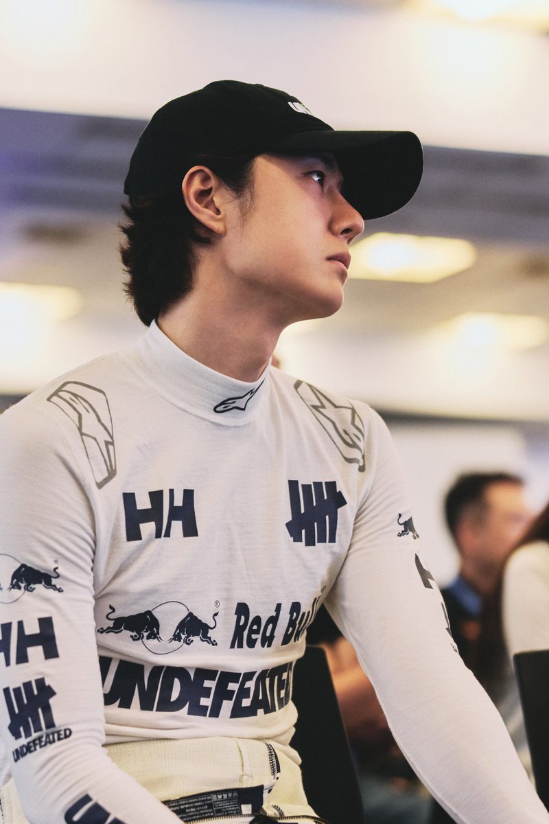CnYibo's tweet photo. 【2026-09-04 YIBO-OFFICIAL Update】
「Pre-Race Test 𝗗𝗔𝗬 𝟭」
Engines fired up, race mode activated.
Warm-up complete—time to hit the track! 🏁

PART1 
#王一博 #WangYibo王一博 #YIBO #wangyibo #왕이보 #หวังอี้ป๋อ #85RACING https://t.co/JZVk8XNu6I